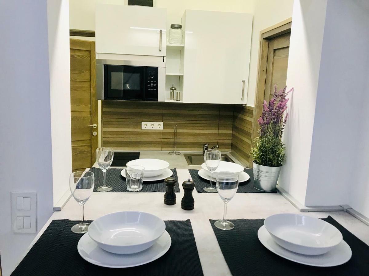 Heart Apartment With Free Private Parking Budapest Exterior photo